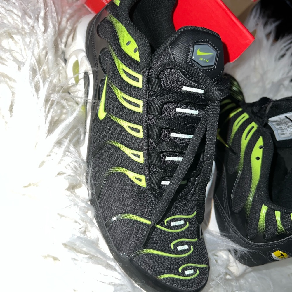 Airmax plus (gs) - Picture 2 of 2